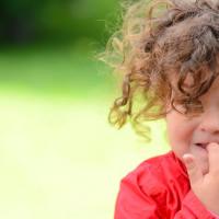 Jei vaikas kramto nagus, ką daryti: asmeninė patirtis