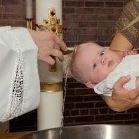Ko neturėtumėte imti krikštatėviais savo vaikui?